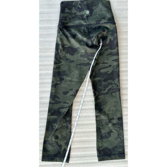 EUC Lululemon Wunder Under Crop High-Rise 21”, Camo Multi Green, Size 0, W6AYJS - Picture 8 of 11